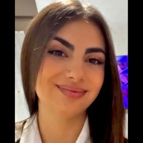 Lara, Niñera o canguro en La Puebla del Río