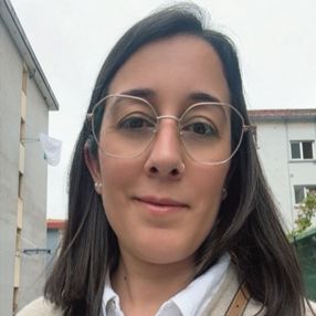 Esther, Babysitter in Ortuella