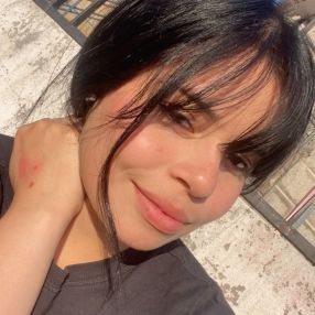 Sugeidys eliset, Babysitter in Recas