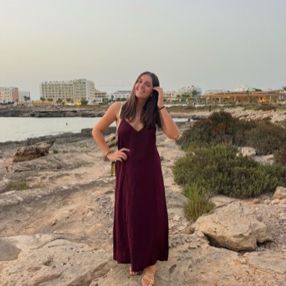 Aina, Babysitter in Algaida