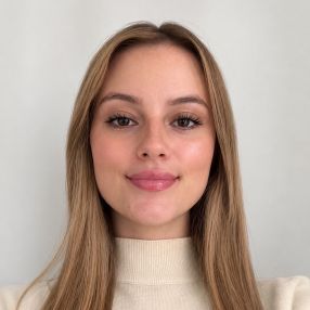 Fernanda, Niñera o canguro en Torija