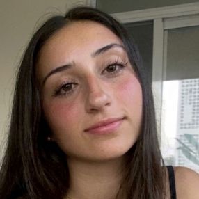 Sara, Niñera o canguro en Pola de Siero