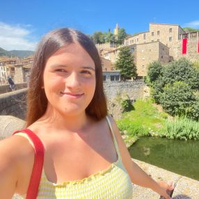 Estela, Niñera o canguro en Pallejà