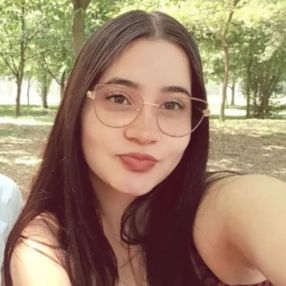 Yamila, Niñera o canguro en Torelló