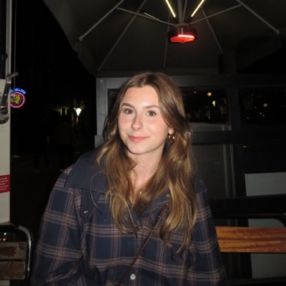 Leire, Babysitter in Usurbil