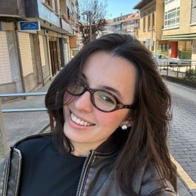 Fabiany, Niñera o canguro en Guernica y Luno
