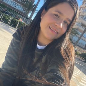 Alejandra, Niñera o canguro en Villena