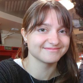 Eleonora, Babysitter in Olivares