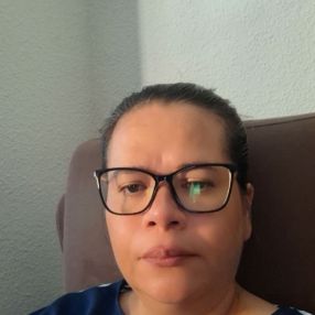 Dania, Niñera o canguro en La Vega
