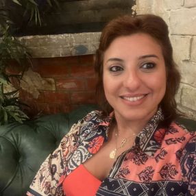 Lamis, Niñera o canguro en Olivares