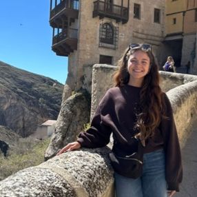Agustina, Niñera o canguro en Huelva