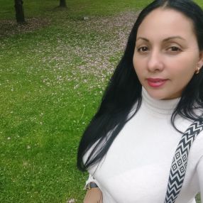 Asmely, Babysitter in Langreo
