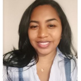 Lunita, Babysitter in Santurce