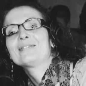 Laura, Niñera o canguro en A Guarda