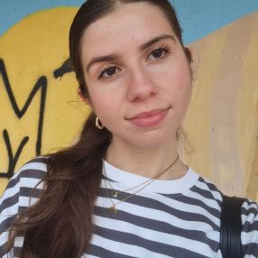 Lucía, Niñera o canguro en Cobisa