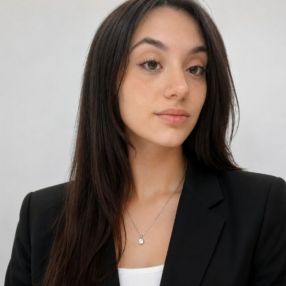 Noelia, Niñera o canguro en Hinojosa del Duque
