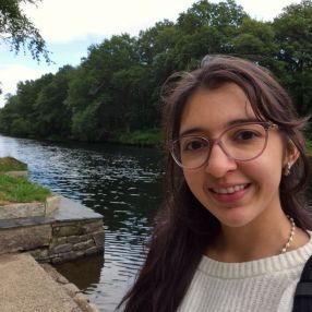 Lourdes, Niñera o canguro en Lugo