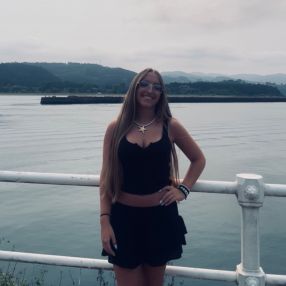 Bruna, Babysitter in Súria