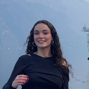 Isabel, Niñera o canguro en Torrecaballeros