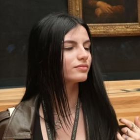 Adriana, Niñera o canguro en Redondela