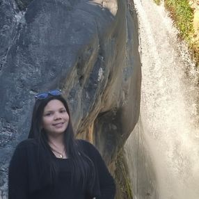 Deuris, Niñera o canguro en Tavernes de la Valldigna