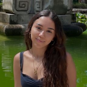 Valeria, Niñera o canguro en Brunete