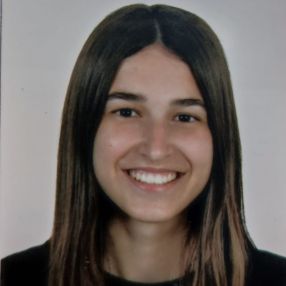 Emma, Niñera o canguro en Cataluña