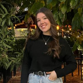 Claudia, Babysitter in Abrera