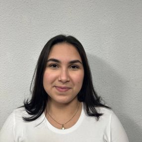 Adriana, Babysitter in Alberic