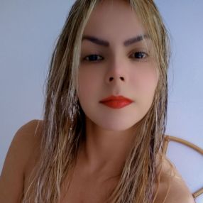 Julieth, Niñera o canguro en Pego