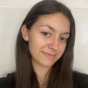 Idaira, Niñera o canguro en Limpias