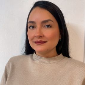 CLAUDIA LORENA, Babysitter in Andoain