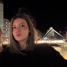 Xenia, Babysitter in Abrera