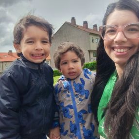 Alejandra, Familia en Santiago de Compostela