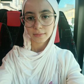 Asmae, Babysitter in Felanitx