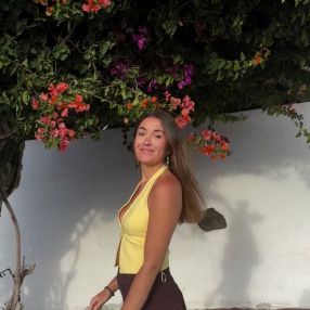 Nahia, Babysitter in Galdácano