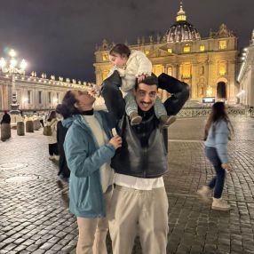 Agustina, Family in Alicante