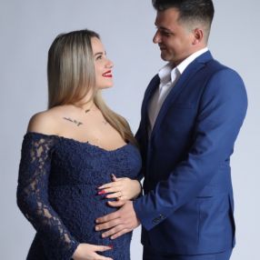 Ainhoa, Familia en Bellvei