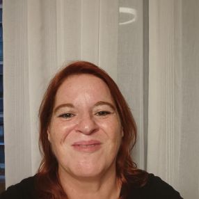 Eugenia, Niñera o canguro en Puzol