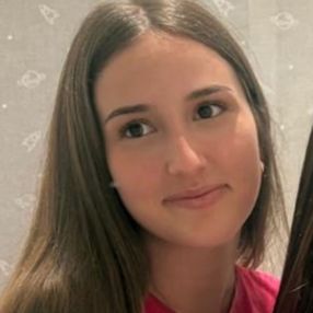 Lucia, Niñera o canguro en Campello