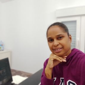 Laura, Babysitter in Zaragoza