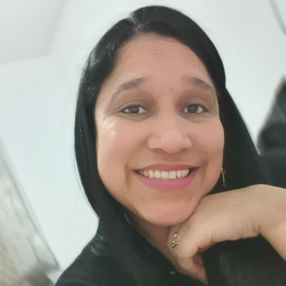 Mayderlin, Niñera o canguro en El Molar