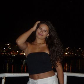 Deva, Babysitter in Llanera