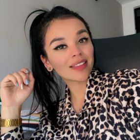 Jazmnie, Babysitter in Algete
