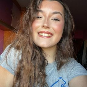 Shayla, Niñera o canguro en Cuéllar