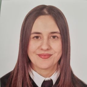 Lucía, Niñera o canguro en Baza