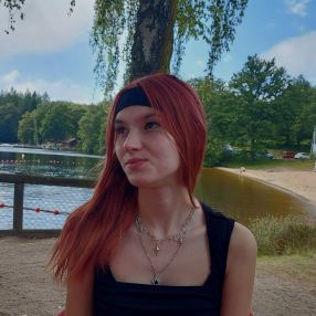 Zlata, Niñera o canguro en L'Ampolla