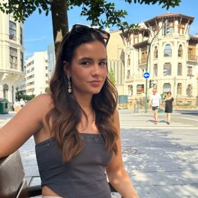 Nerea, Babysitter in Corella