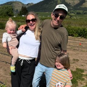Kimberly, Familia en San Sebastián