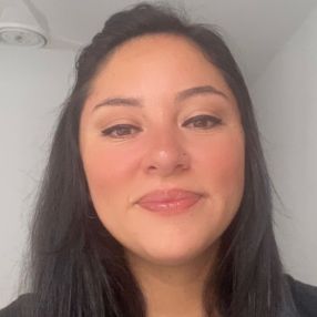 Melissa Andrea, Niñera o canguro en Liria